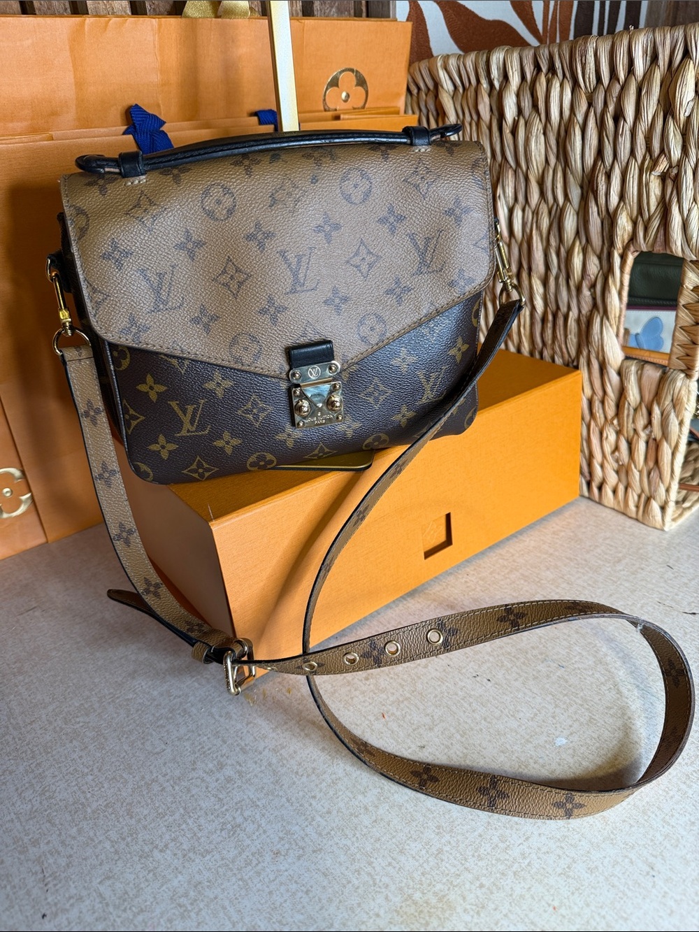 Louis Vuitton Métis Pochette